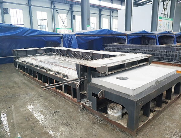 河南一建陽臺模具現(xiàn)場